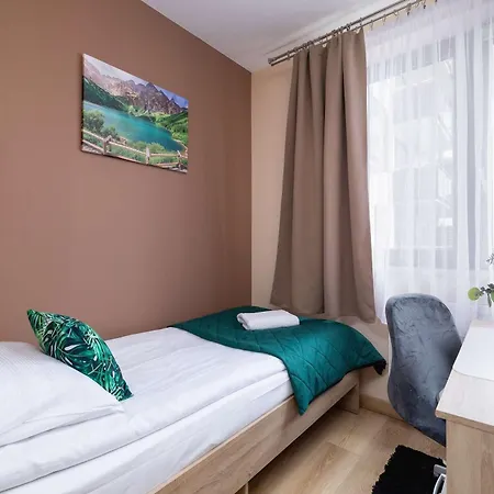Grzegorzecka Family With Balcony & Parking Cracow By Renters Διαμέρισμα