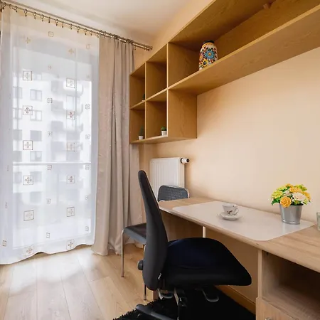Grzegorzecka Family With Balcony & Parking Cracow By Renters * Krasków