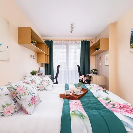 Grzegorzecka Family With Balcony & Parking Cracow By Renters * Krasków