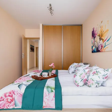 Διαμέρισμα Grzegorzecka Family With Balcony & Parking Cracow By Renters *