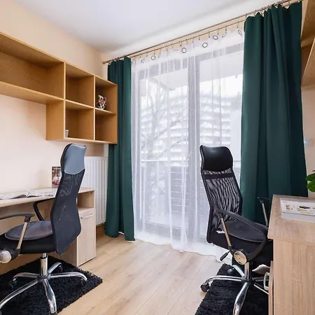 Grzegorzecka Family With Balcony & Parking Cracow By Renters Διαμέρισμα *