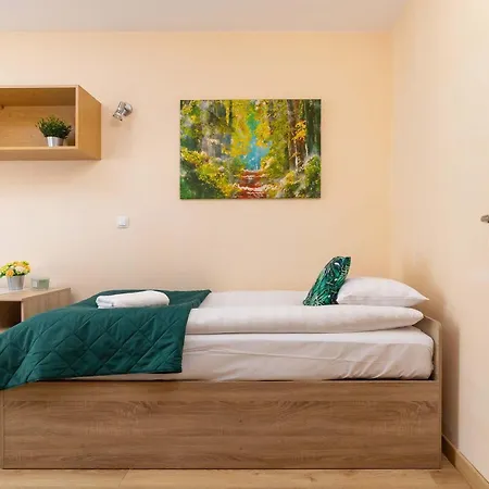 Grzegorzecka Family With Balcony & Parking Cracow By Renters