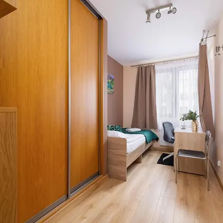 Grzegorzecka Family With Balcony & Parking Cracow By Renters *