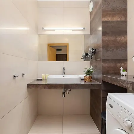 Grzegorzecka Family With Balcony & Parking Cracow By Renters *