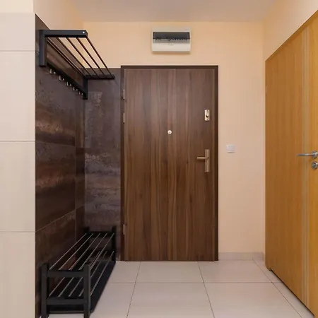 Grzegorzecka Family With Balcony & Parking Cracow By Renters Διαμέρισμα *