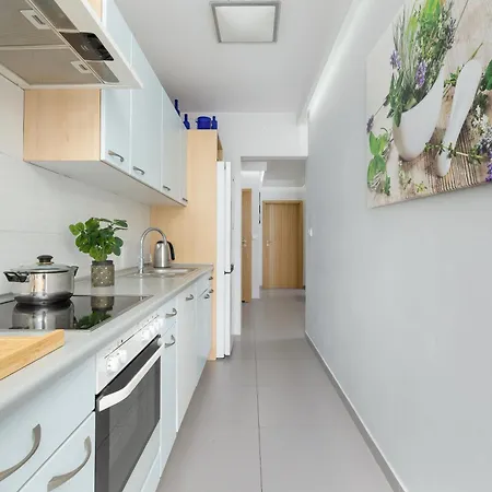 Grzegorzecka Family With Balcony & Parking Cracow By Renters Διαμέρισμα