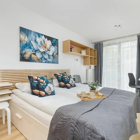 Grzegorzecka Family With Balcony & Parking Cracow By Renters Διαμέρισμα *