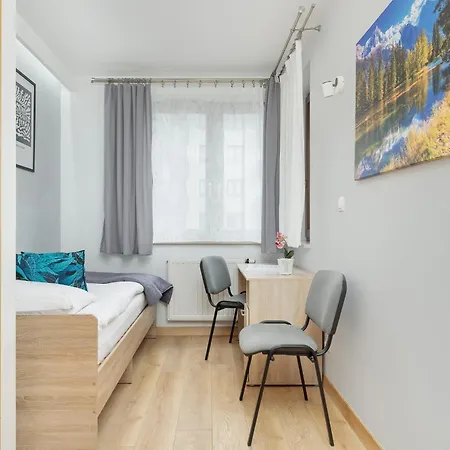 Grzegorzecka Family With Balcony & Parking Cracow By Renters Διαμέρισμα