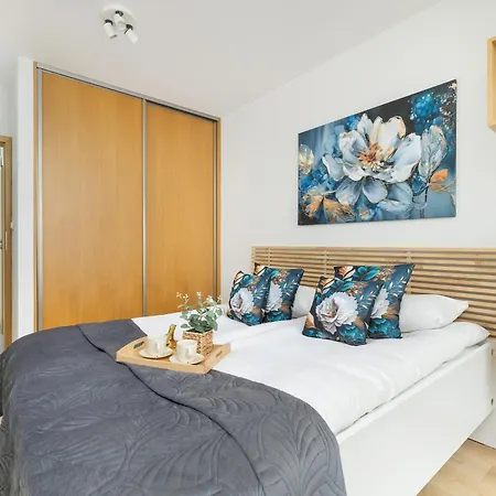 Grzegorzecka Family With Balcony & Parking Cracow By Renters
