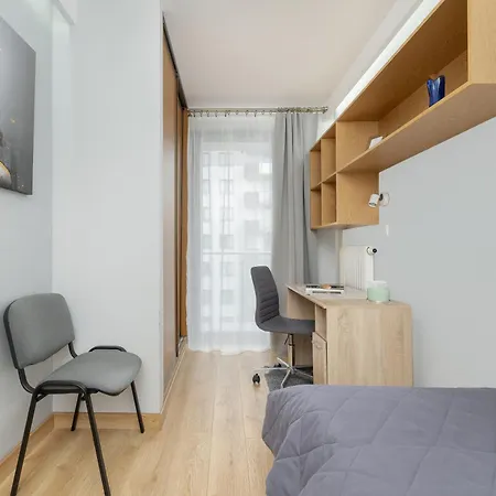 Grzegorzecka Family With Balcony & Parking Cracow By Renters