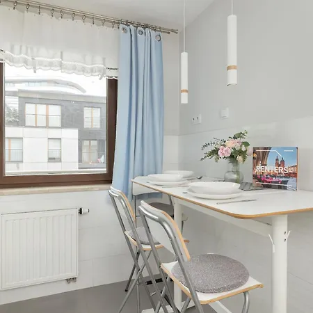 Grzegorzecka Family With Balcony & Parking Cracow By Renters Διαμέρισμα