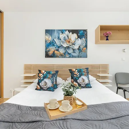 Grzegorzecka Family With Balcony & Parking Cracow By Renters