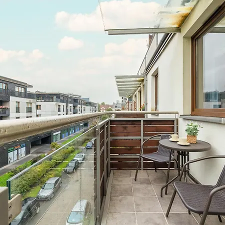 Grzegorzecka Family With Balcony & Parking Cracow By Renters *